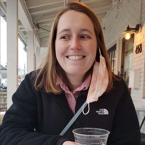 Meet your Posher, Caitlin